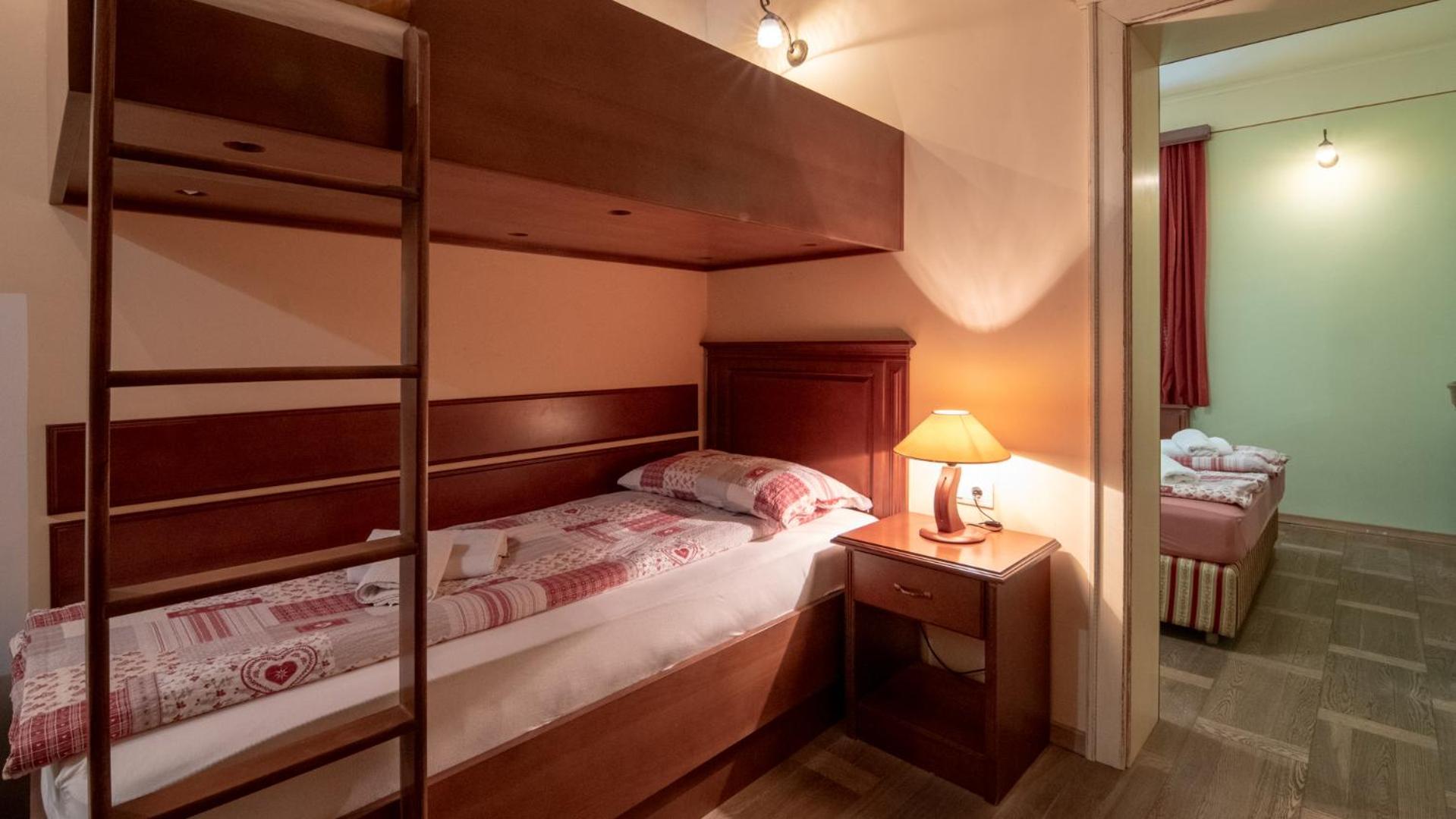 Veganfresh Hotel Medvode Buitenkant foto