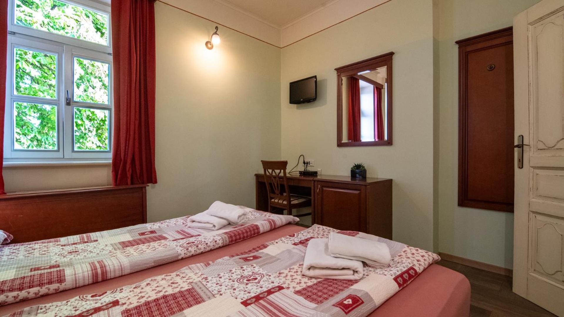 Veganfresh Hotel Medvode Buitenkant foto