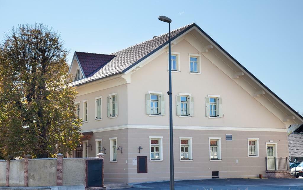 Veganfresh Hotel Medvode Buitenkant foto